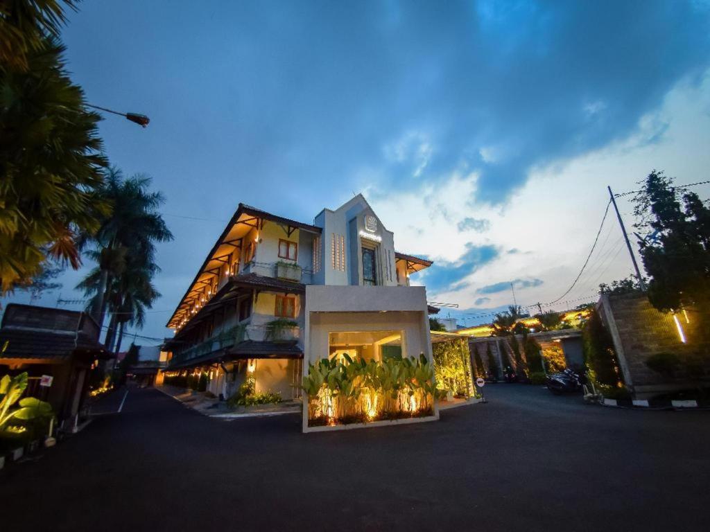 Hotel Nyland Pasteur Бандунг Екстериор снимка
